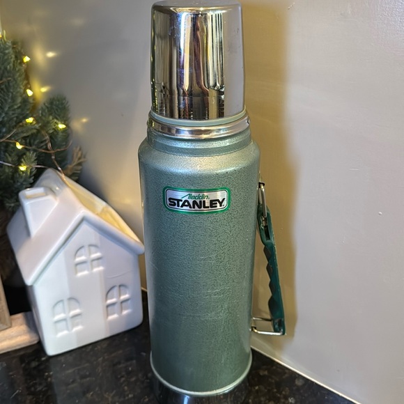 SOLD Vintage Stanley Aladdin thermos flask No A- 944DH Quart - Picture 1 of 13